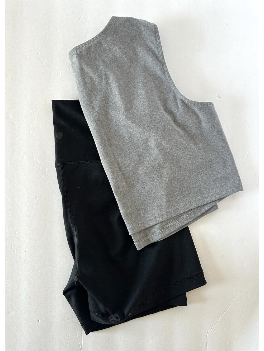 Yogalicious Lux Shorts 5" inseam, XL and Yogalicious Grey Tank, L